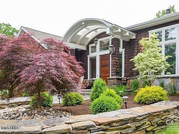 3rd image of 47 Dogwood Knolls