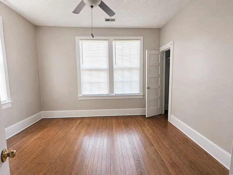 2115 Wallace St — Photo 16