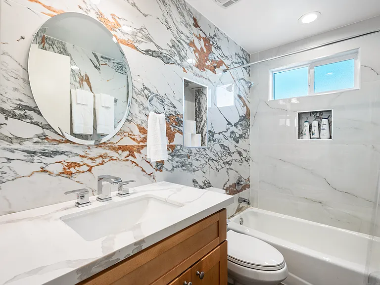 323 W Glendon Way — Photo 8