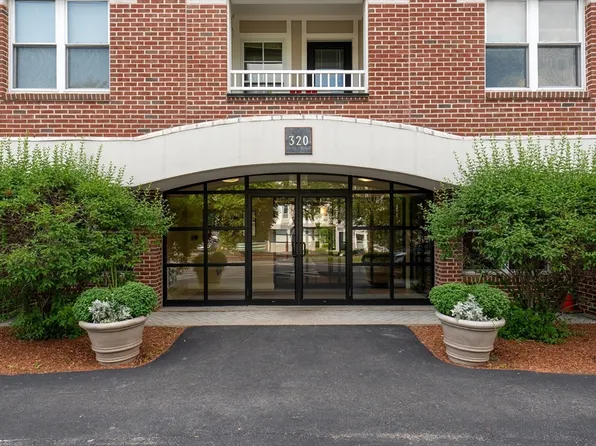 320 Rindge Ave Unit 205, Cambridge, MA 02140