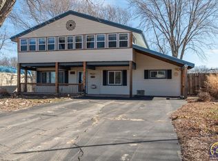 8800 Hilltop Rd, Ozawkie, KS 66070