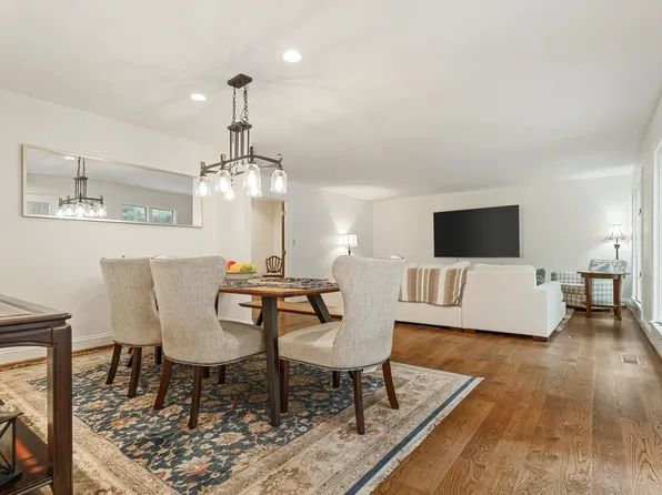 2658 Dolly Brook Ln, Vestavia, AL 35243