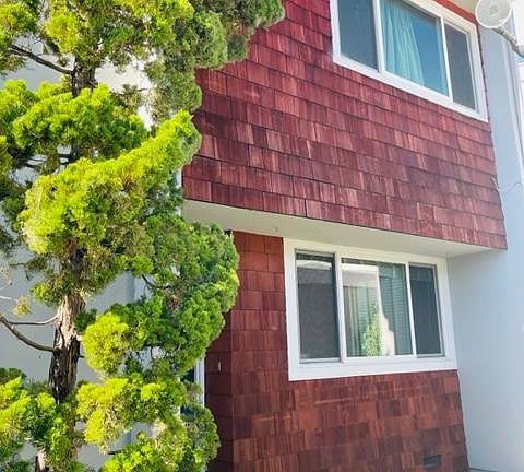 3rd image of 321 Quay Ln
