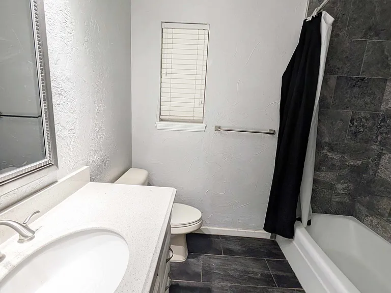 2412 SE 51st St — Photo 11