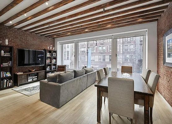 Sold by Warburg | media 1