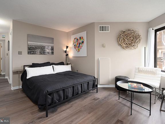 3rd image of 2111 Wisconsin Ave NW APT 512