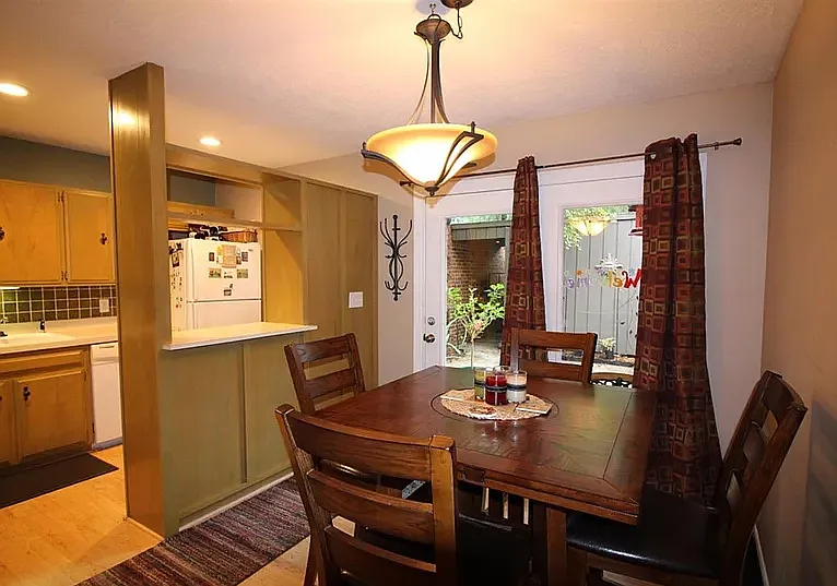 2 bed, 986 sqft, $1,975 — Photo 4