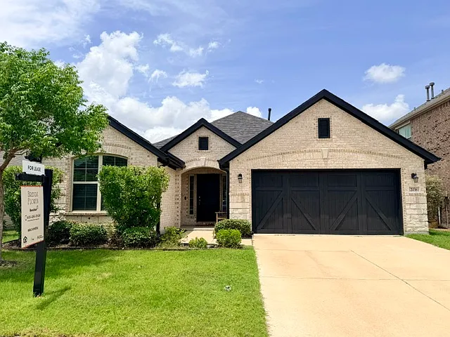 2036 Meliana Dr — Photo 3