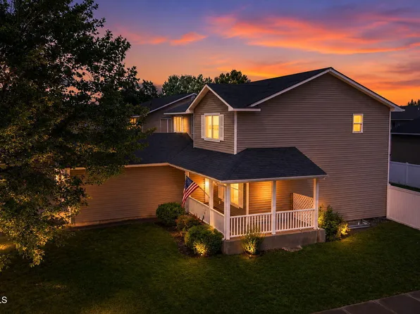 1302 N Moonstone St, Post Falls, ID 83854