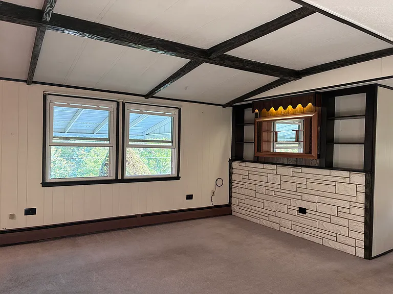 813 N Main St — Photo 9