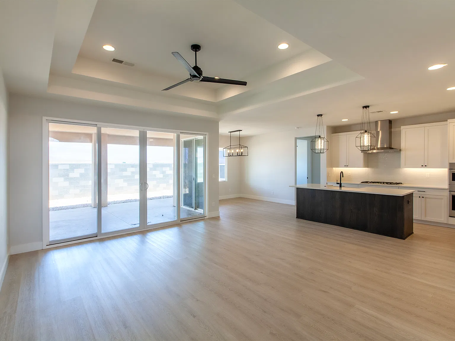 4 bed, 2100 sqft, $2,450 — Photo 4