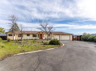 577 Oak Knoll Rd, Ukiah, CA 95482