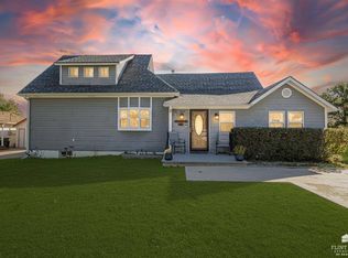 706 Grove St, Wakefield, KS 67487