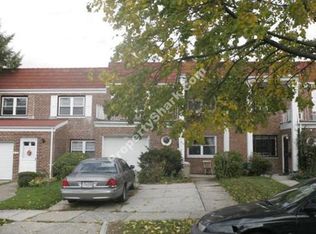 7675 172nd St, Fresh Meadows, NY 11366