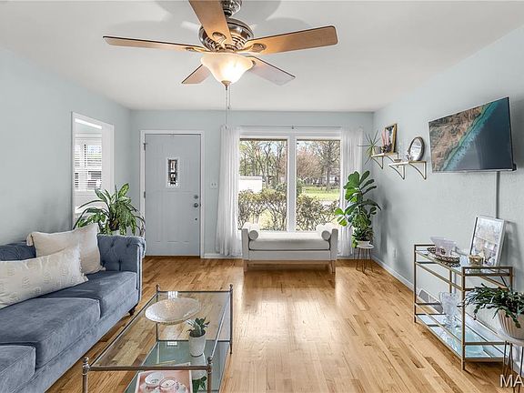 5th image of 1157 Landgraf Dr
