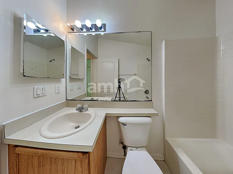 1611 Marsh Wood Dr — Photo 13