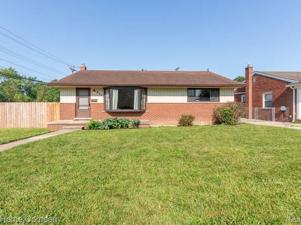 6401 Hawthorne St, Garden City, MI 48135