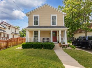 194 N Smith St, Aurora, IL 60505