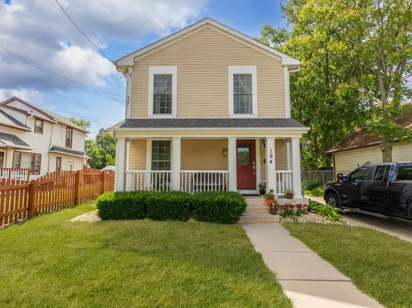 194 N Smith St, Aurora, IL 60505