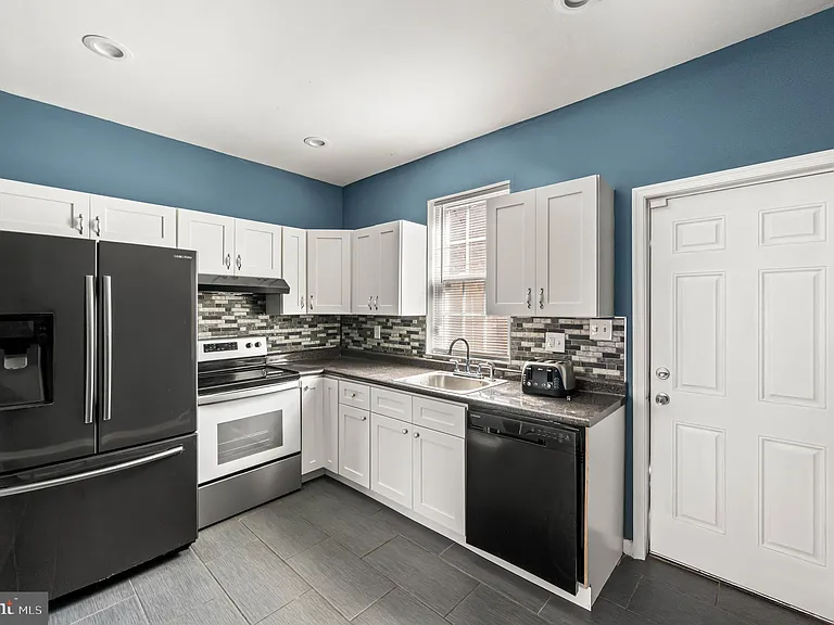 1510 W York St — Photo 9