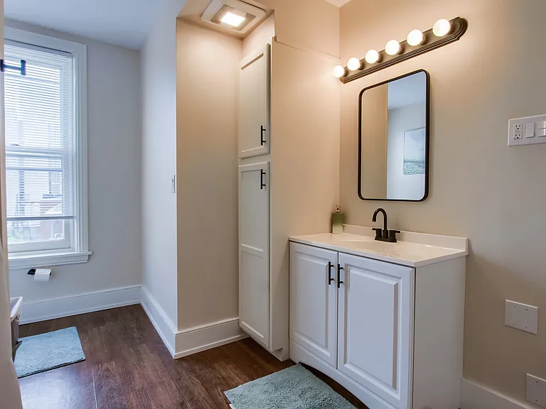 Full bathroom