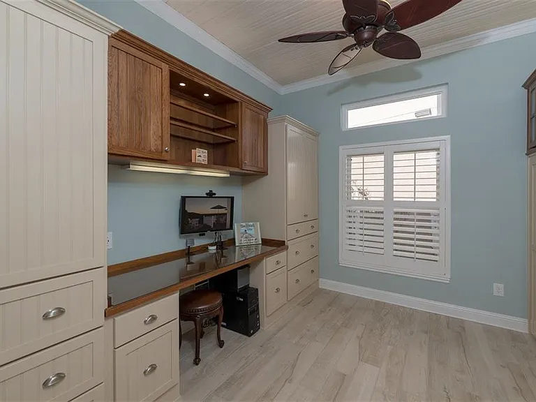208 Somerset Ct — Photo 21
