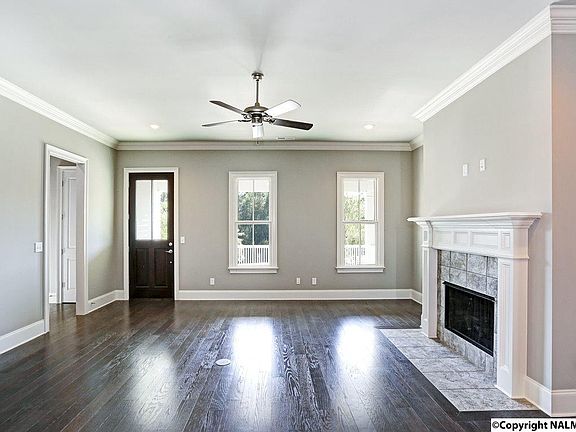 5th image of 40 Hillcrest Ave NW