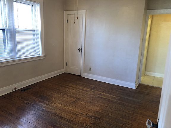 4th image of 2144 Lafayette Ave