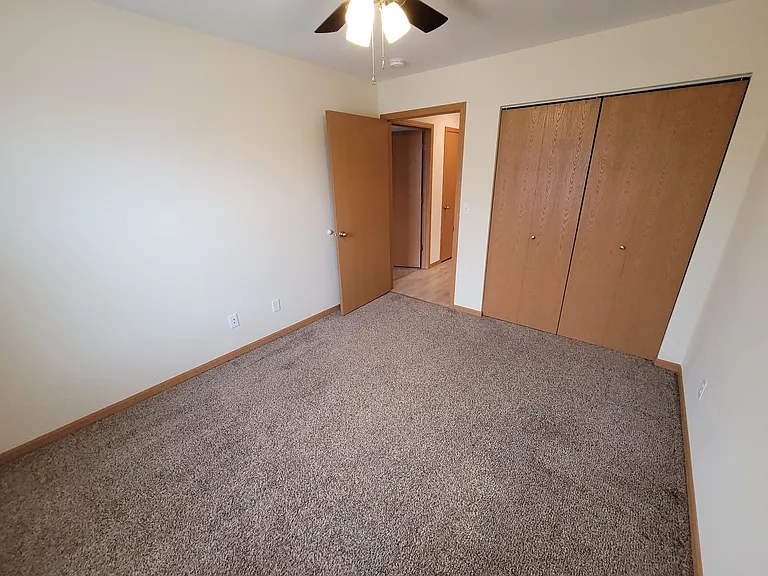 1 Hundred West Apartments — Photo 17