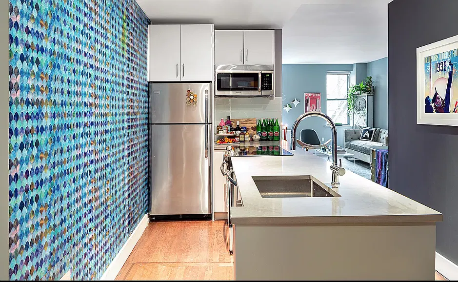 245 West 25th Street — Photo 3