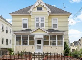 228 University Ave, Lowell, MA 01854