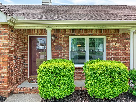 4th image of 2707 Windemere Dr
