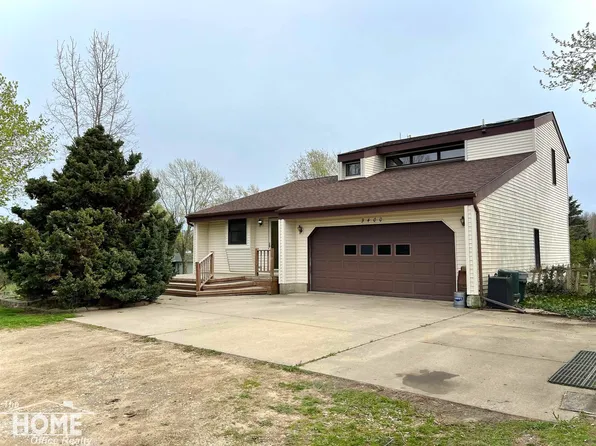 9400 S Michelle Dr, Durand, MI 48429