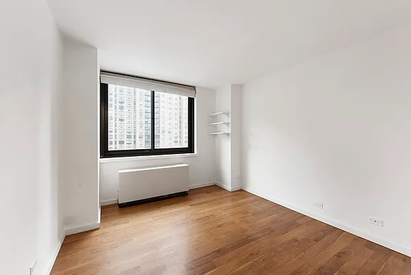 Rented by Nest Seekers International | media 27