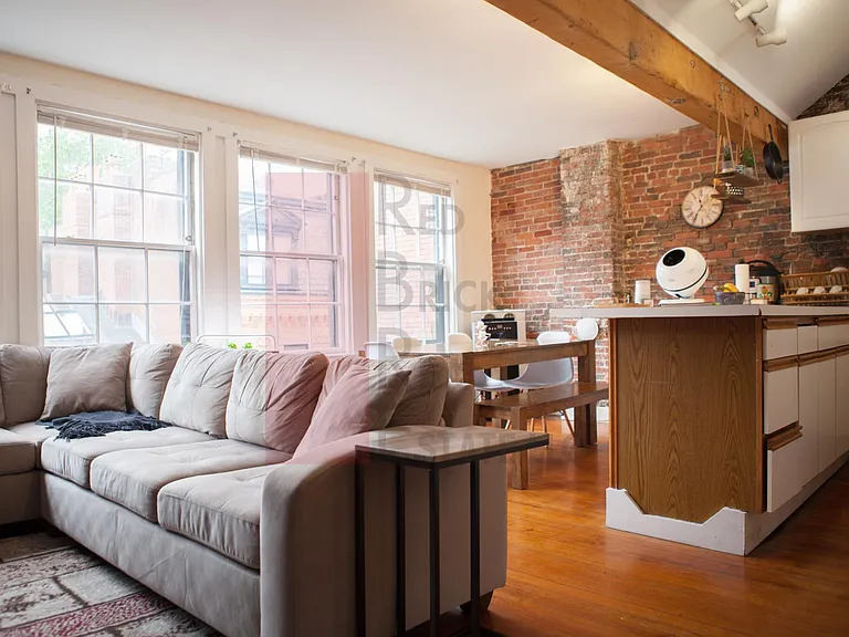 11 Pinckney St #4 — Photo 1