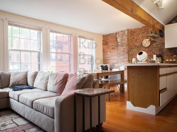 11 Pinckney St #4, Boston, MA 02114