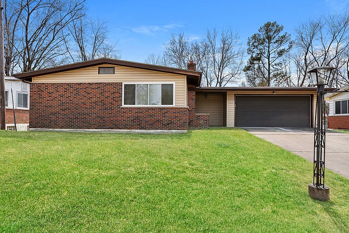 1st image of 2470 N Waterford Dr