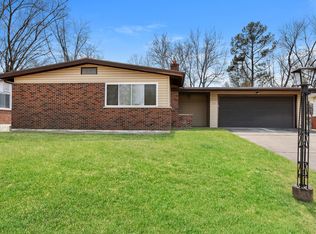 2470 N Waterford Dr, Florissant, MO 63033