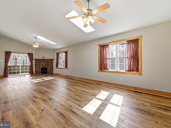 2nd image of 86 Maple Ave