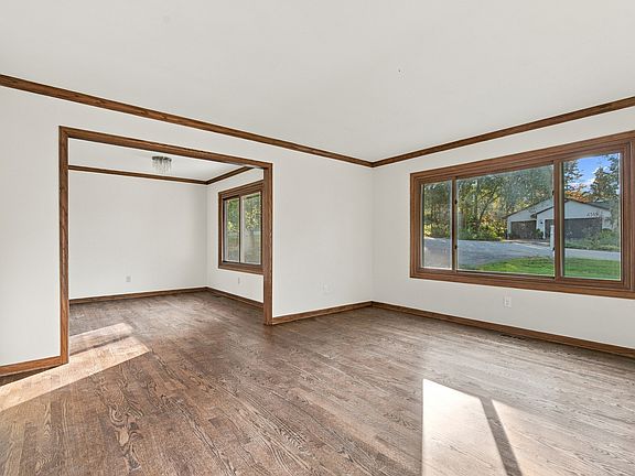 3rd image of 4516 Hillside Ct