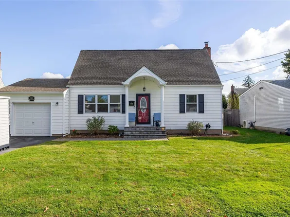 145 W 22nd Street, Deer Park, NY 11729