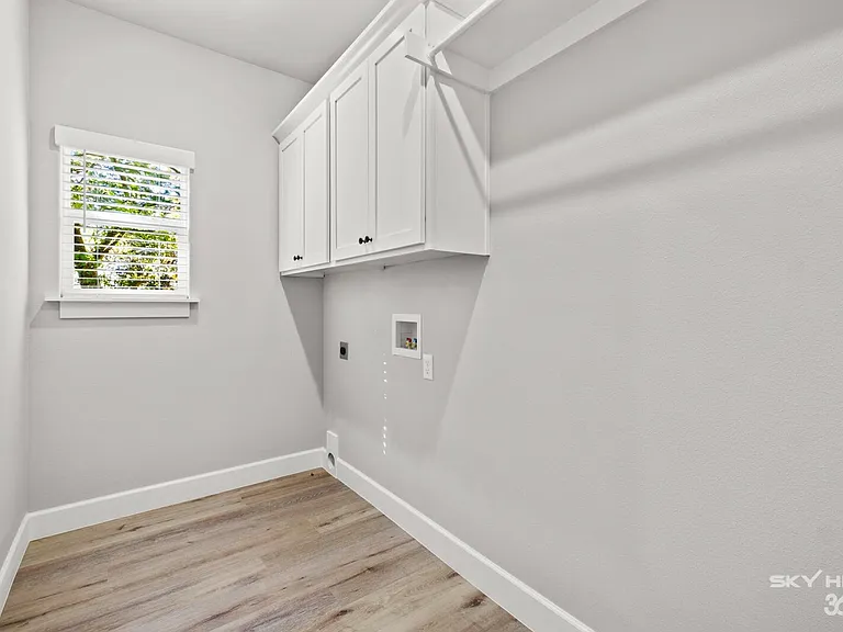 221 Dogwood St — Photo 19