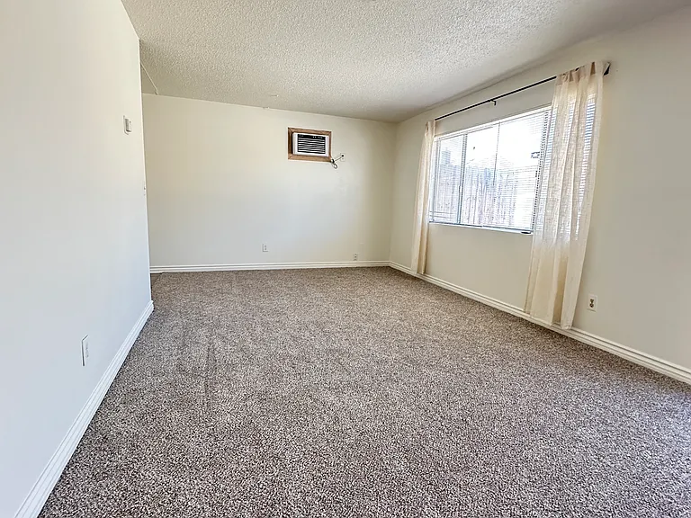1554 W Ramona Dr #B — Photo 12