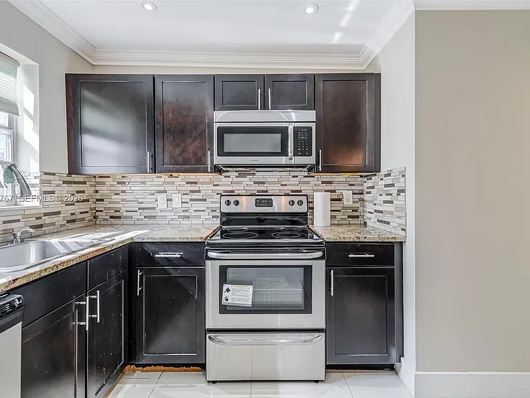 618 Euclid Ave #204 — Photo 10