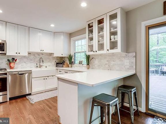 5th image of 8909 Braeburn Dr