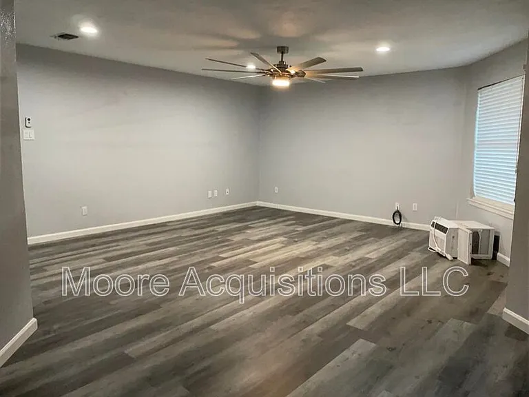 730 Patricia Dr — Photo 5