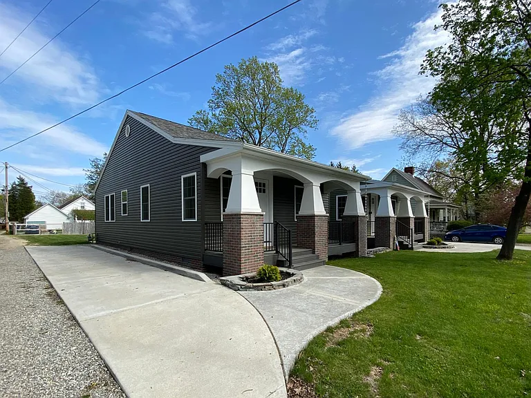 12 S Shannon Ave — Photo 1