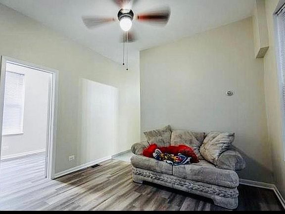 3rd image of 2246 W Armitage Ave Suite 1R