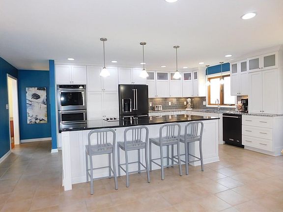 3rd image of 7116 Andre Ct