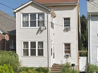 4 Barnes St, Paterson, NJ 07501